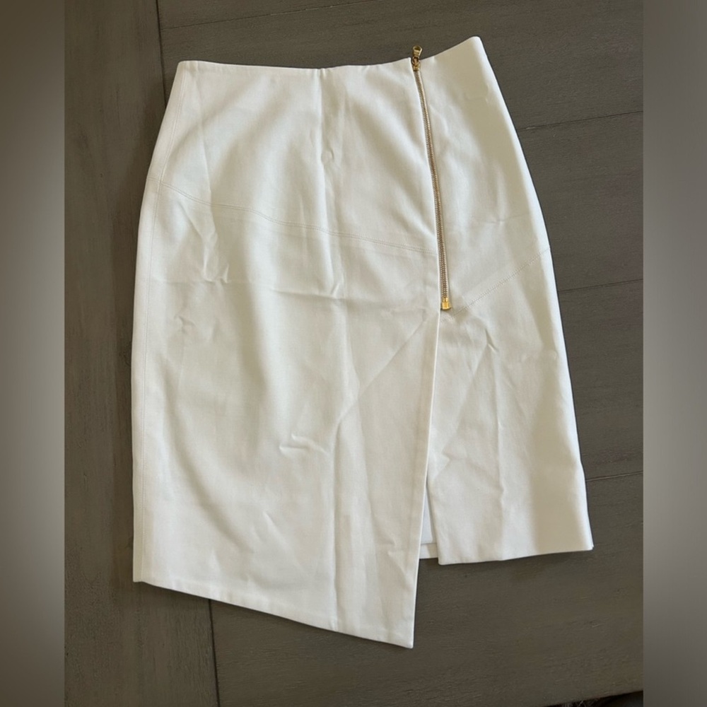 Veronica Beard NWOT white skirt gold zipper size 4